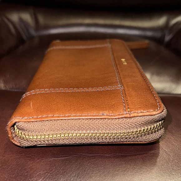 Fossil Leather Logan Zip Around Clutch - Picture 12 of 16